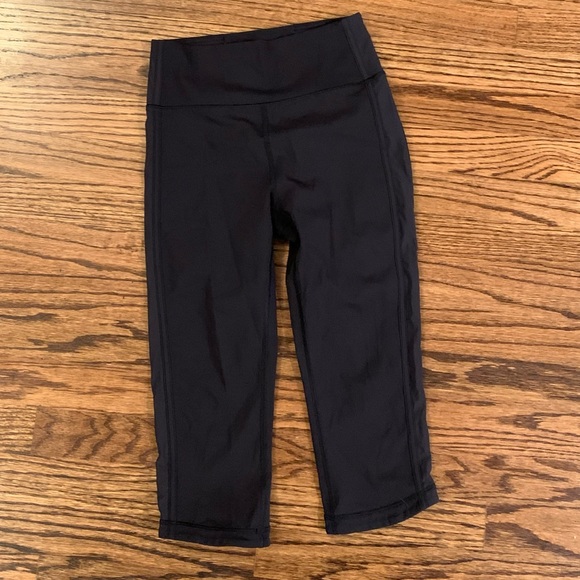 lululemon athletica Pants - Lululemon black crop leggings